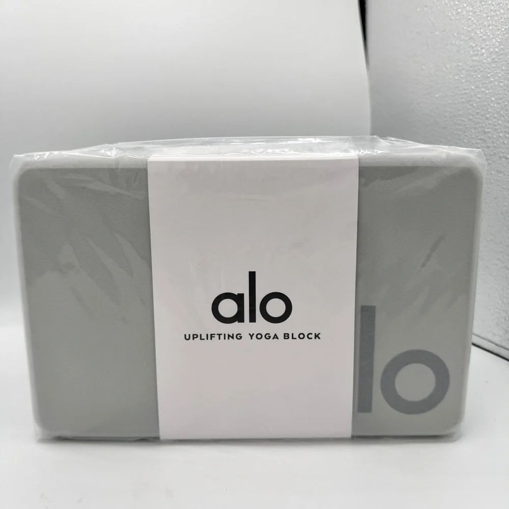 NWT ALO Yoga Uplifting Yoga Block in Dove Grey brand new - Picture 3 of 9
